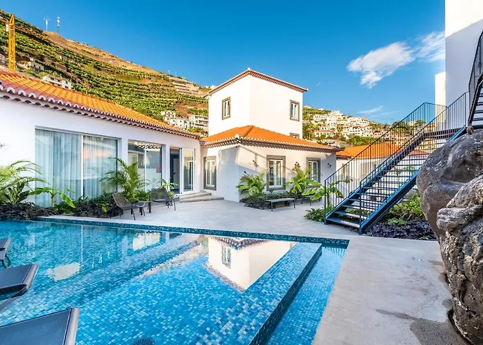 Pestana Fisherman Village